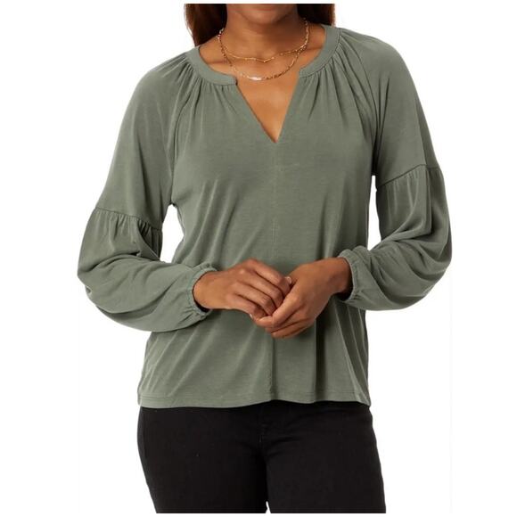Lucky Brand Tops - Lucky Brand Soft Green Longsleeve Notched Neck Sandwash Top XL Peasant Prairie‎
